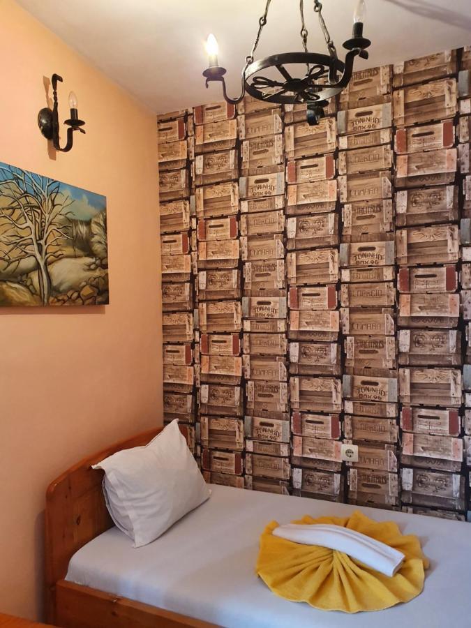 Семеен Хотел Българи 몬타나 외부 사진